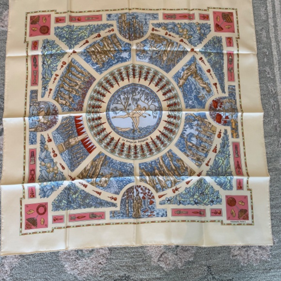 Hermes "Le Songe de Poliphile" Silk Scarf 90cm - Cream/Pink - Picture 3 of 5